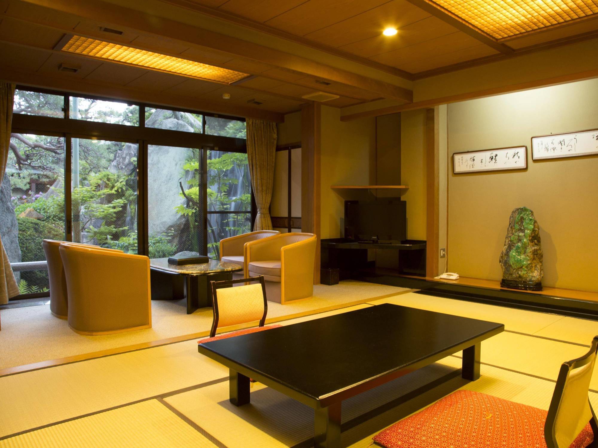 Beautiful Japanese Garden Kagetsu Fuefuki
